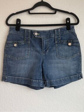 WHITE HOUSE BLACK MARKET • Denim Blue Women's Shorts - Casual Summer Style • 6